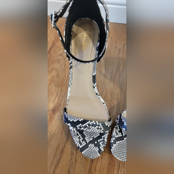 Aldo Snakeskin Heel - Picture 7 of 9